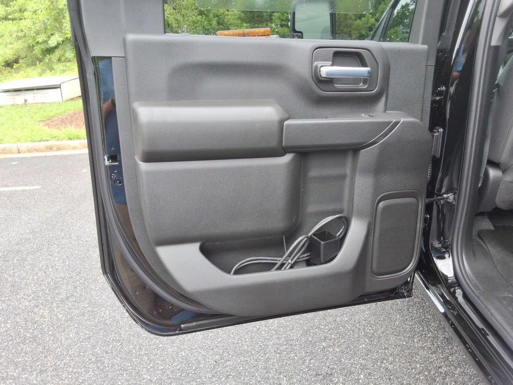 New 2026 Chevrolet Silverado 2500 Custom w/ Custom Value Package AWD/4WD image 15