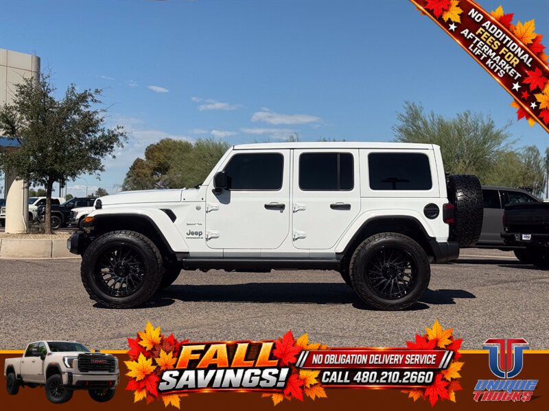 Used 2024 Jeep Wrangler Unlimited Sahara w/ Technology Group AWD/4WD image 12