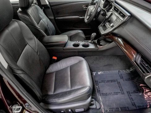 Used 2014 Toyota Avalon Limited image 31