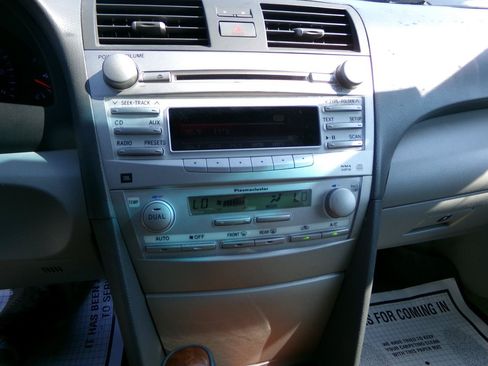 Used 2010 Toyota Camry XLE FWD image 24