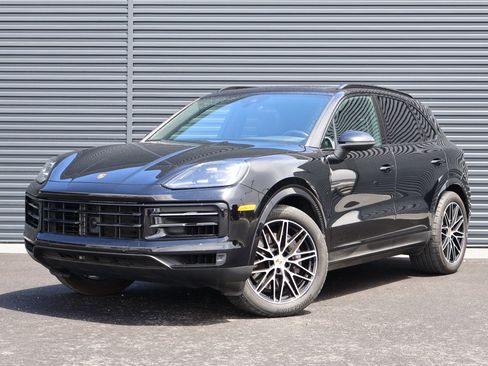 Certified 2024 Porsche Cayenne AWD/4WD image 1