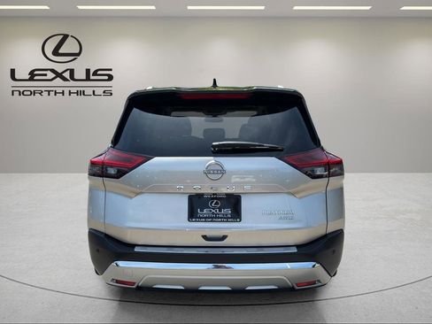 Used 2022 Nissan Rogue Platinum w/ Head-Up Display Package AWD/4WD image 7