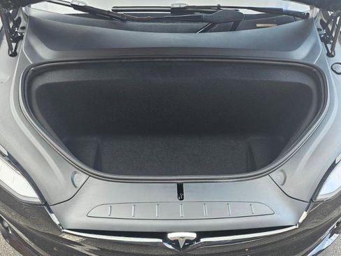 Used 2022 Tesla Model X image 28