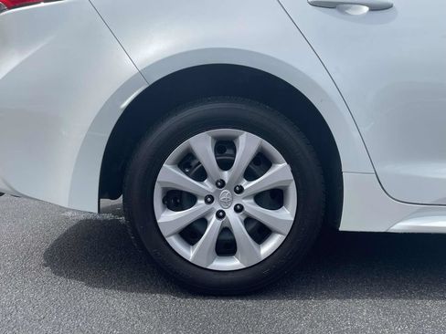 Used 2025 Toyota Corolla LE FWD image 8