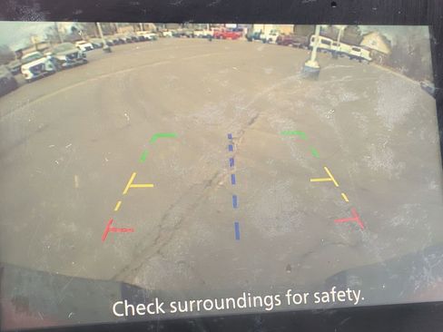 Used 2024 Nissan Titan SV w/ SV Convenience Package image 14