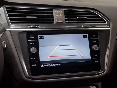 Used 2023 Volkswagen Tiguan SE FWD image 14