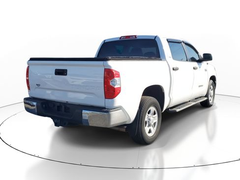 Used 2018 Toyota Tundra SR5 w/ SR5 Upgrade Package image 4