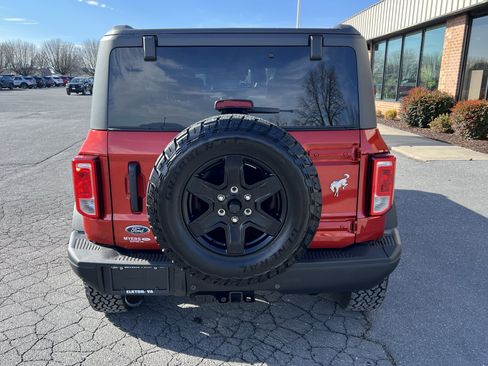 Used 2024 Ford Bronco Black Diamond image 7