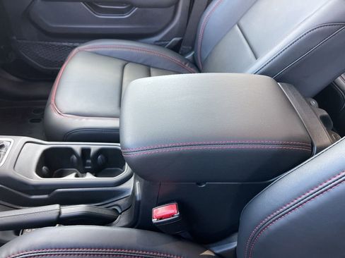 Used 2025 Jeep Gladiator Rubicon w/ Convenience Group image 14