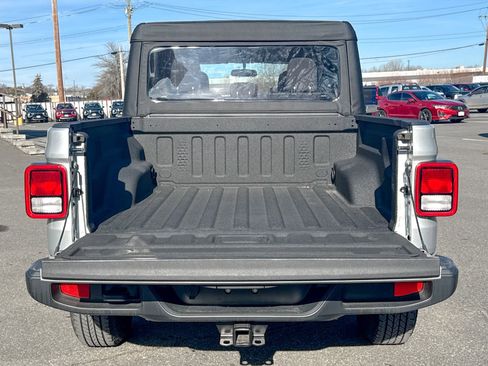 Used 2023 Jeep Gladiator Sport w/ Trailer Tow Package image 12
