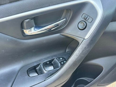 Used 2017 Nissan Altima 2.5 S w/ Power Driver Seat Package FWD image 32