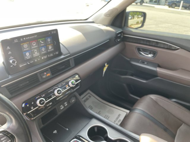 Used 2025 Honda Pilot Elite image 13