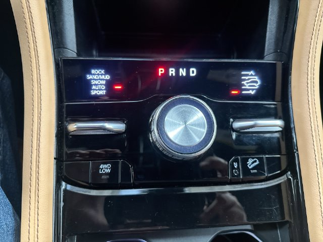 Used 2025 Jeep Grand Cherokee Summit AWD/4WD image 30