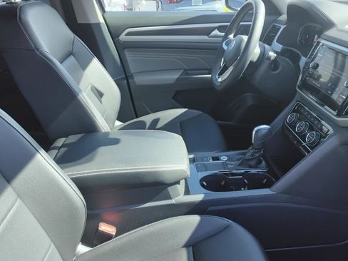 Used 2023 Volkswagen Atlas SE image 27