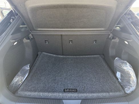 New 2025 Volkswagen ID.4 Pro image 27