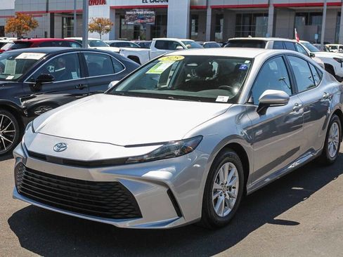 Used 2025 Toyota Camry LE FWD image 21