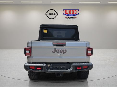 Used 2020 Jeep Gladiator Rubicon AWD/4WD image 3
