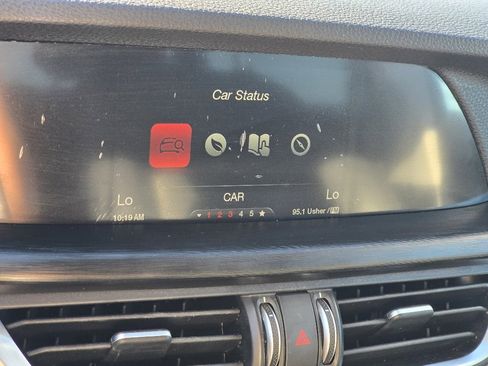 Used 2018 Alfa Romeo Stelvio AWD image 21