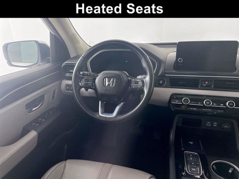 Used 2024 Honda Pilot Touring image 2