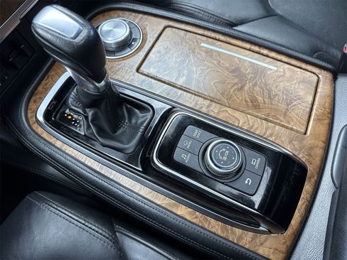 Used 2021 Nissan Armada SL w/ Captain's Chairs Package image 22