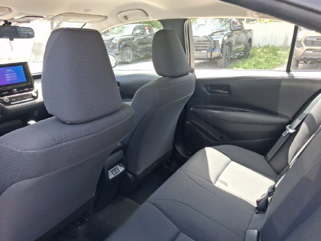 Used 2025 Toyota Corolla LE FWD image 5