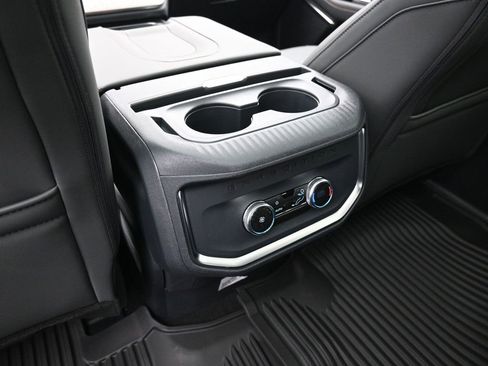 New 2025 Ford Expedition Active image 22