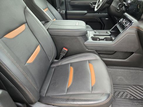 Used 2024 GMC Sierra 2500 AT4 w/ AT4 Premium Plus Package AWD/4WD image 12