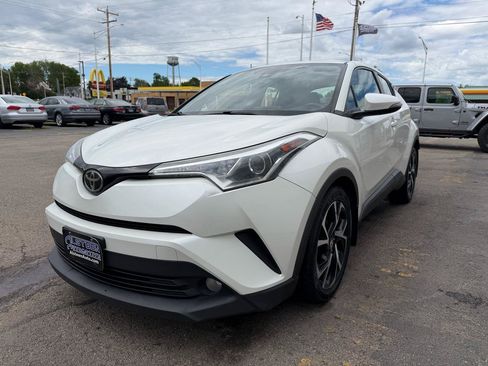 Used 2018 Toyota C-HR XLE FWD image 7