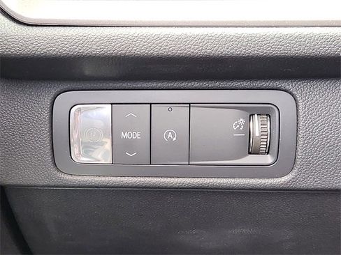 Certified 2025 Chevrolet Traverse LT image 16