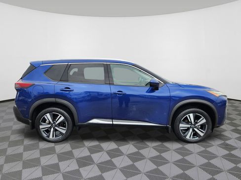 Used 2023 Nissan Rogue SL w/ SL Premium Package image 6