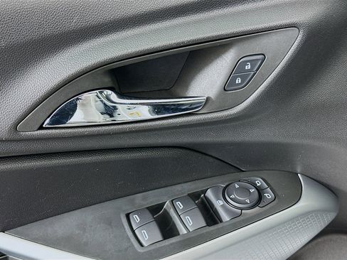 Used 2025 Chevrolet Trax LS image 15