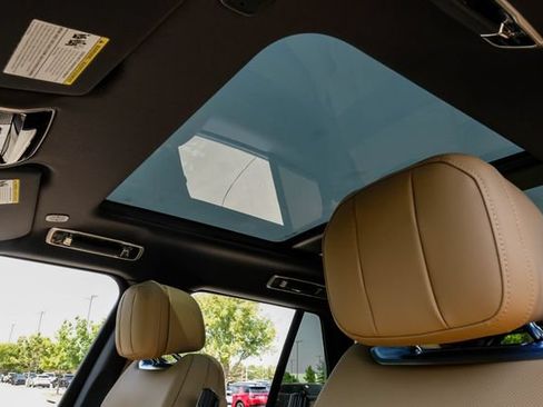 New 2026 Land Rover Range Rover SE AWD/4WD image 5
