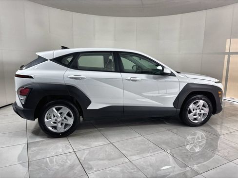 Used 2026 Hyundai Kona SE FWD image 9