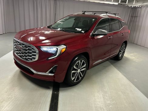 Used 2018 GMC Terrain Denali w/ Comfort Package image 3