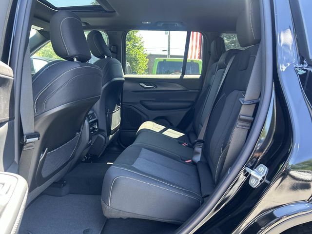 New 2026 Jeep Grand Cherokee Laredo X AWD/4WD image 5