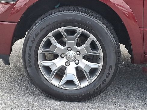 Used 2018 RAM 1500 Limited image 10