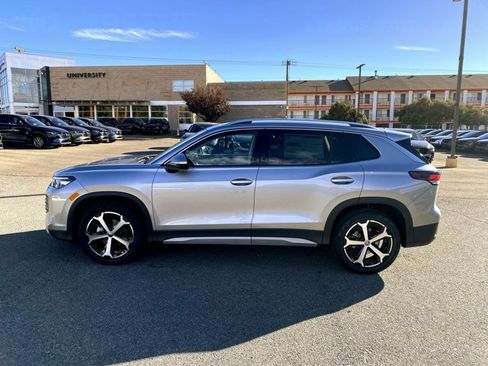 New 2026 Volkswagen Tiguan SE FWD image 43