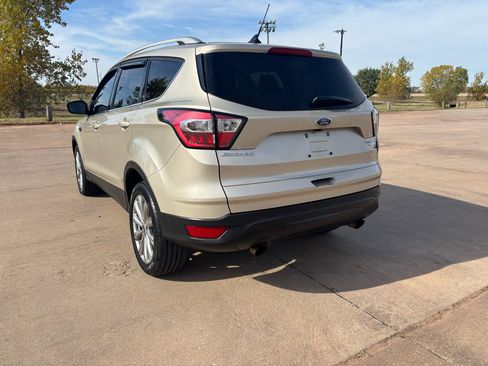 Used 2018 Ford Escape Titanium w/ Ford Safe & Smart Package image 7