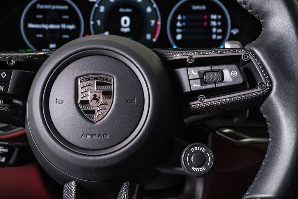 Certified 2025 Porsche Cayenne Turbo AWD/4WD image 20