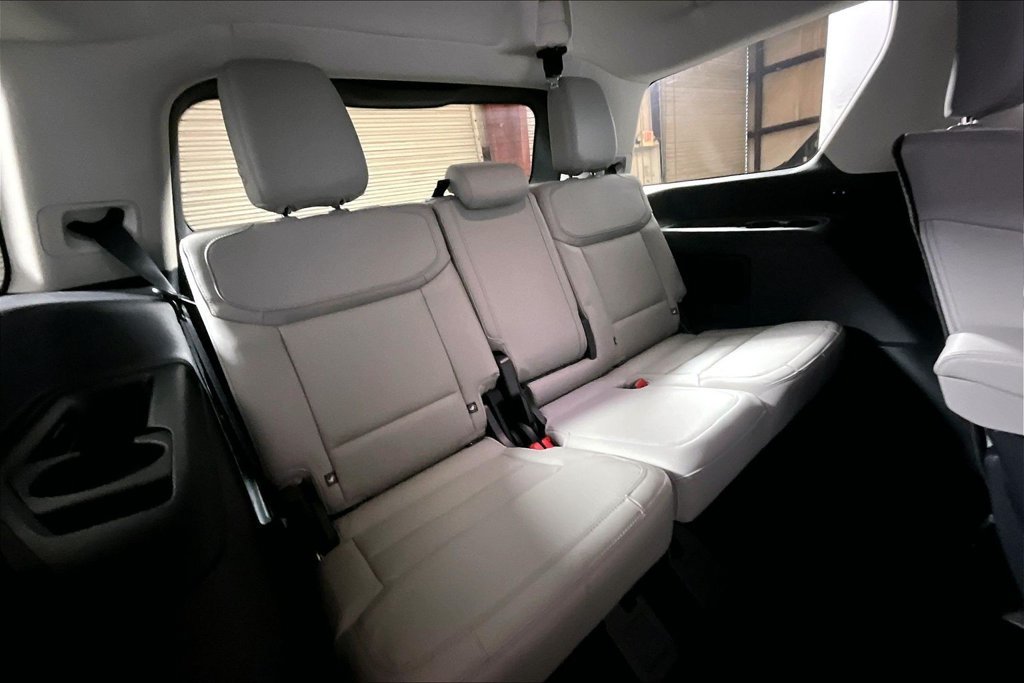 Used 2026 Ford Expedition Active RWD image 23