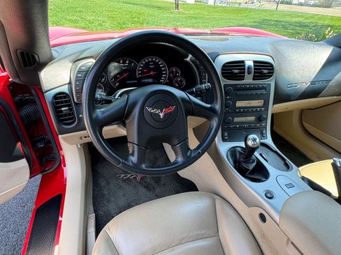 Used 2005 Chevrolet Corvette Coupe w/ Preferred Equipment Group image 14