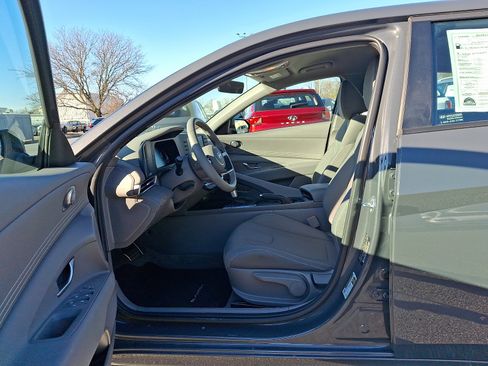 Certified 2025 Hyundai Elantra Sport image 14