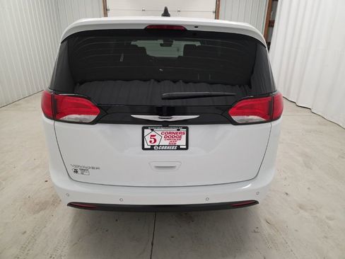 New 2026 Chrysler Voyager LX FWD image 5