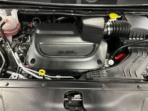 Used 2024 Chrysler Pacifica Touring-L image 27