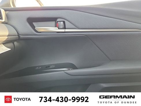 Used 2025 Toyota Camry SE image 38