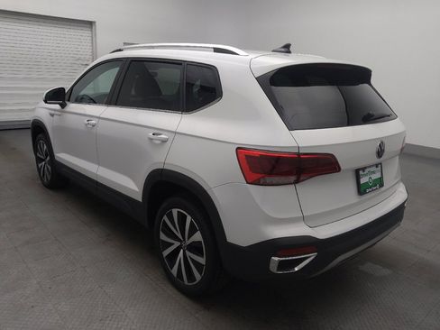 Used 2024 Volkswagen Taos SE image 5
