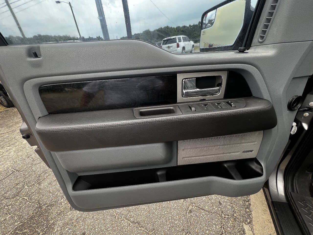Used 2011 Ford F150 Platinum AWD/4WD image 17