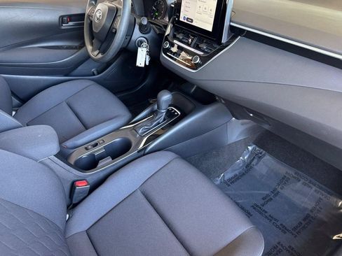 Used 2024 Toyota Corolla LE FWD image 33