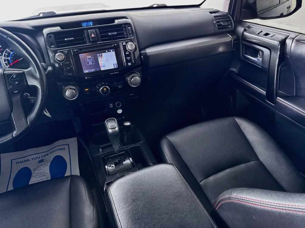 Used 2018 Toyota 4Runner TRD Off-Road Premium AWD/4WD image 29