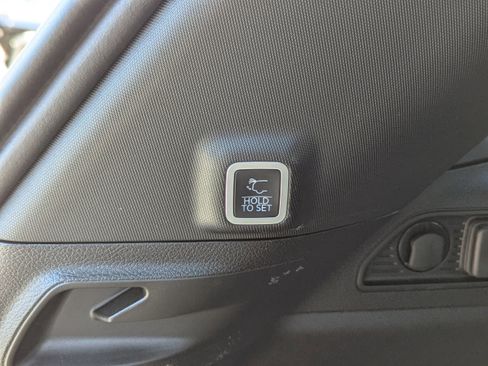 Used 2025 Jeep Grand Cherokee Altitude image 16